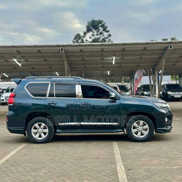 Toyota Land Cruiser Prado 2012 Black