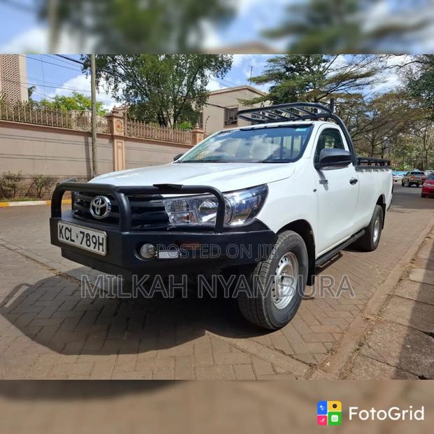 Toyota Hilux 2017 White