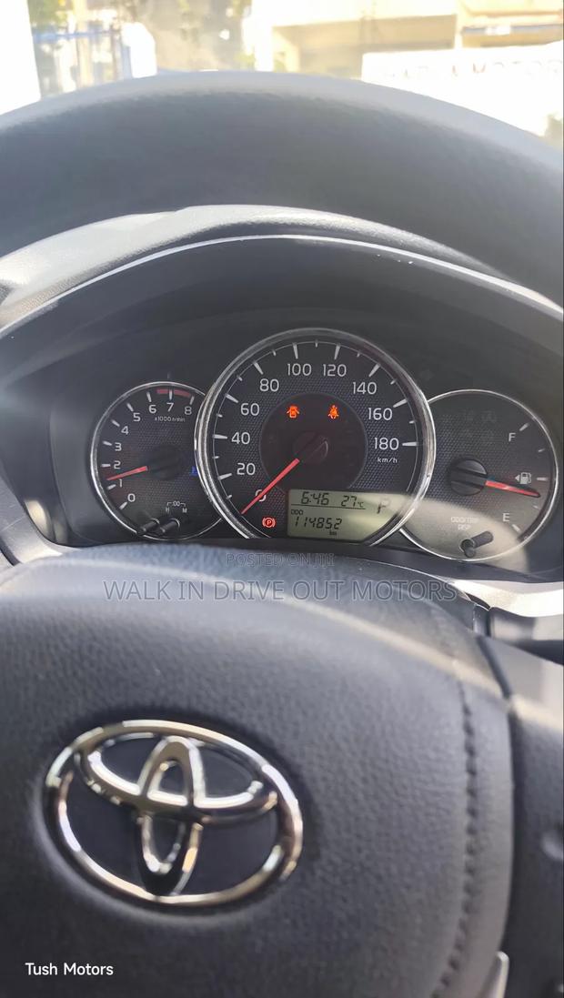 Toyota Corolla Fielder 2019 Silver