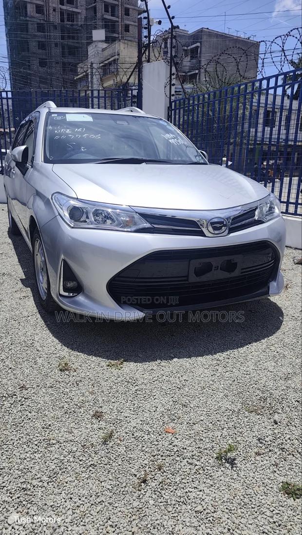 Toyota Corolla Fielder 2019 Silver