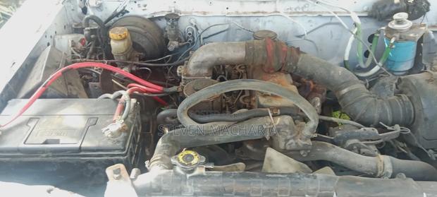 Nissan Hardbody 2005 White
