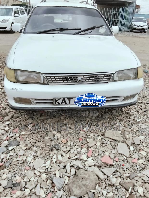 Toyota Corolla 1998 White