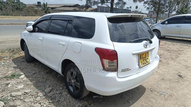 Toyota Corolla Fielder 2011 White