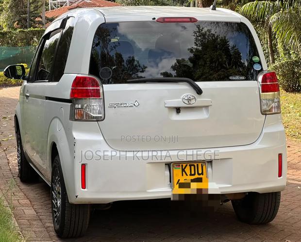 Toyota Spade 2019 White