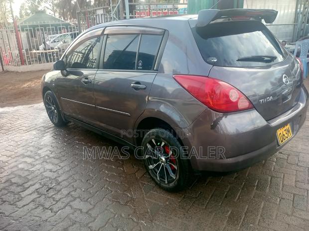Nissan Tiida 2007 Gray