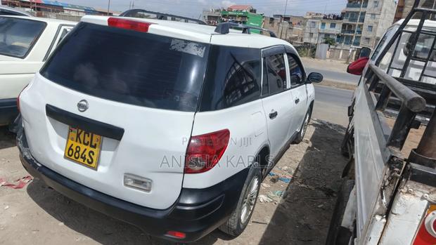 Nissan Advan 2011 White