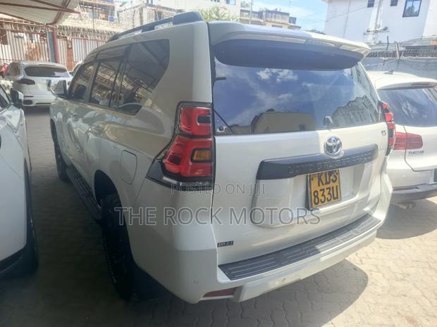 Toyota Land Cruiser 2017 White