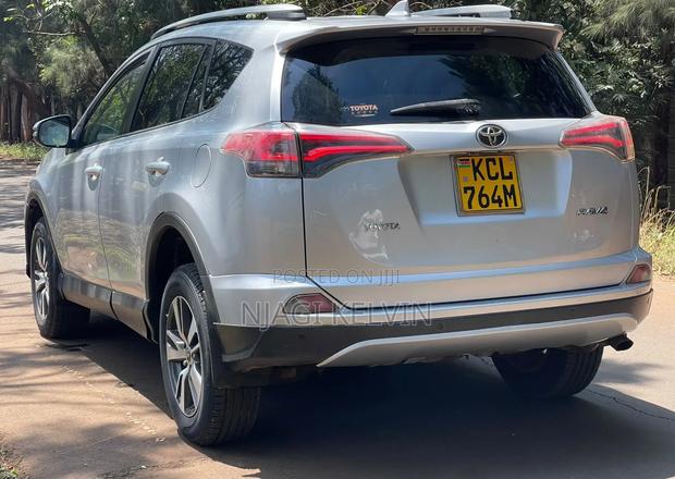 Toyota RAV4 2016 Silver