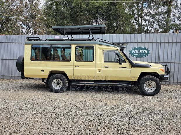 Toyota Land Cruiser 79 Series 2015 Beige