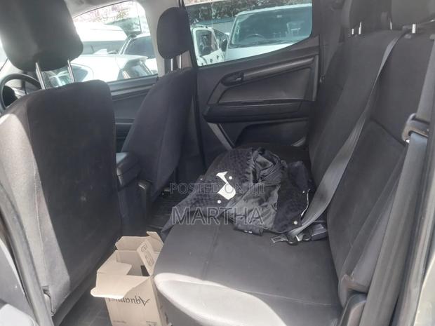 Isuzu D-MAX 2021 Brown