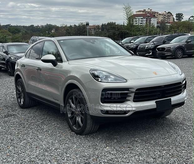 Porsche Cayenne Base AWD 2020 Beige