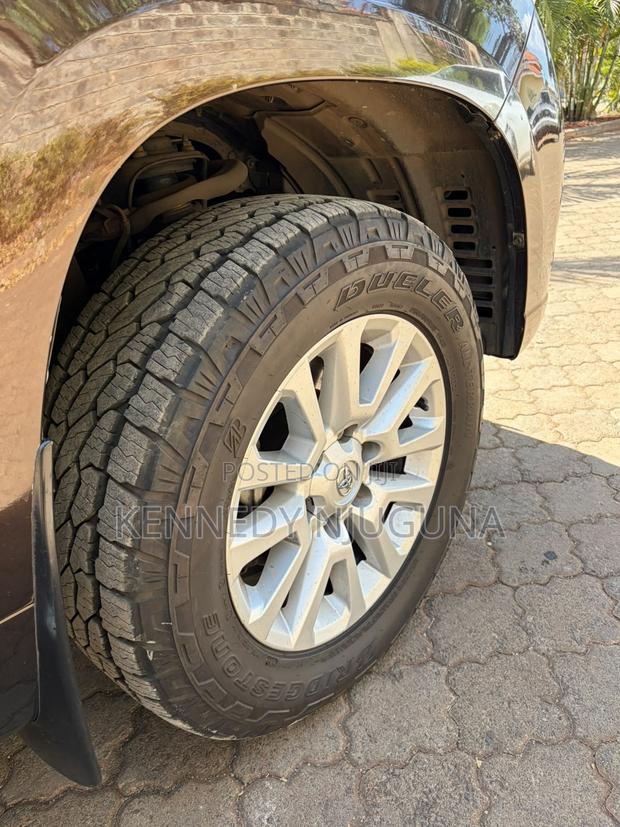 Toyota Land Cruiser Prado 2.7 2017 Brown