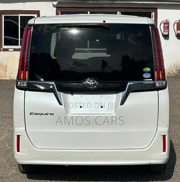 Toyota Esquire 2019 White