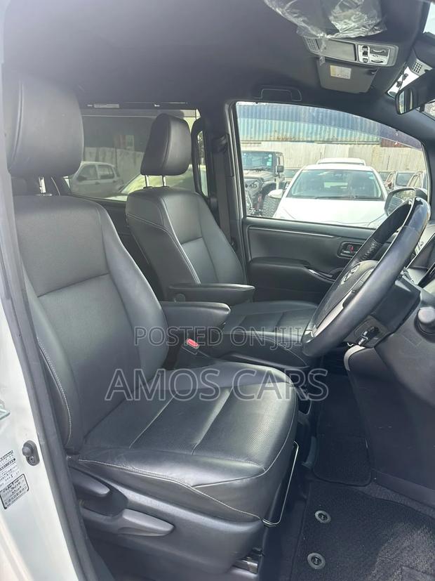 Toyota Esquire 2019 White