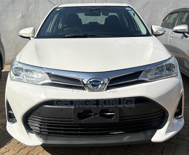 Toyota Axio 1.5 Hybrid 2WD 2019 White