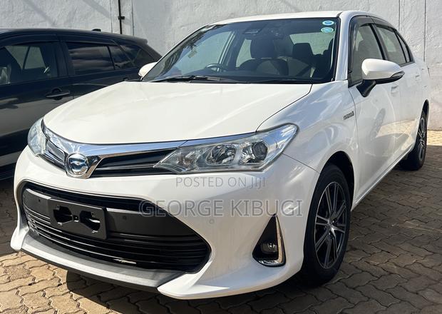 Toyota Axio 1.5 Hybrid 2WD 2019 White