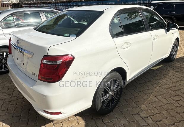 Toyota Axio 1.5 Hybrid 2WD 2019 White