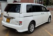 Toyota ISIS 2014 White for sale