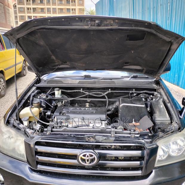 Toyota Kluger 2003 Black
