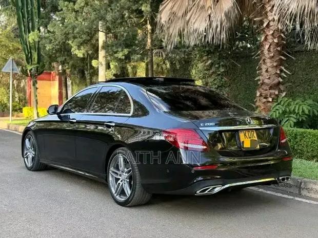 Mercedes-Benz E200 2023 Black