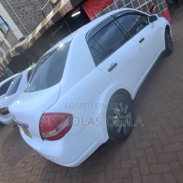 Nissan Tiida 2011 White