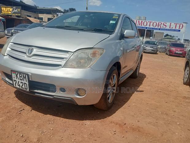 Toyota IST 2003 Silver