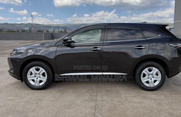 Toyota Harrier 2.0 2014 Black