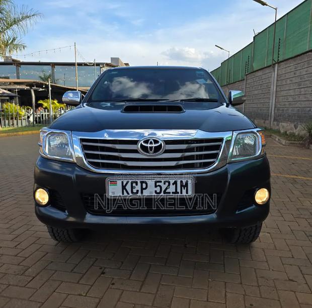 Toyota Hilux 2010 Black