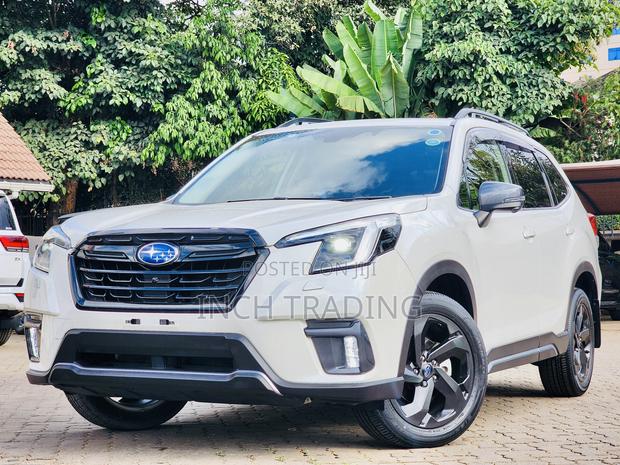 Subaru Forester Premium 2022 White