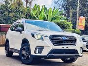 Subaru Forester Premium 2022 White for sale