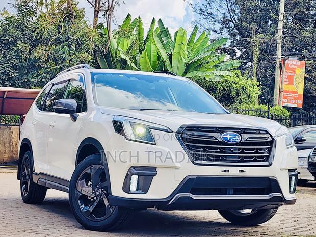 Subaru Forester Premium 2022 White