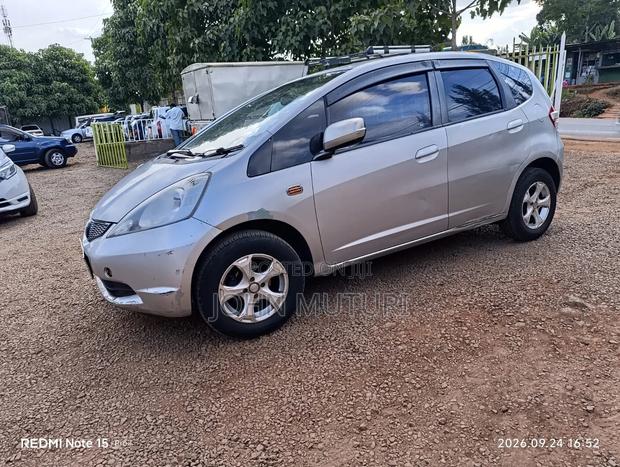 Honda Fit 2010 Silver