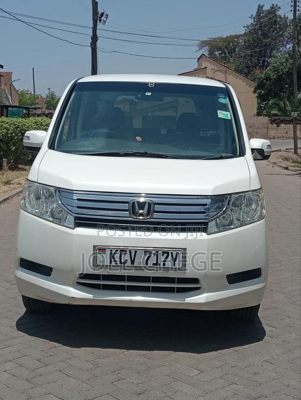 Honda Stepwgn 2012 White