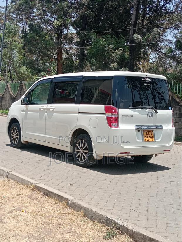 Honda Stepwgn 2012 White