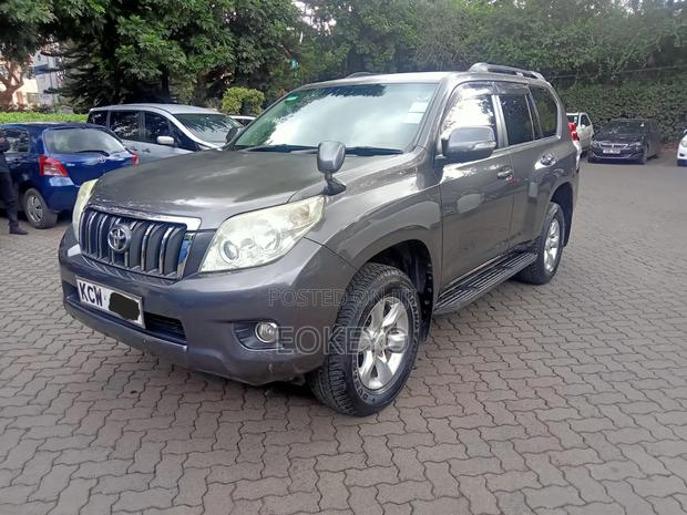 Toyota Land Cruiser Prado 2.7 i 2012 Gray