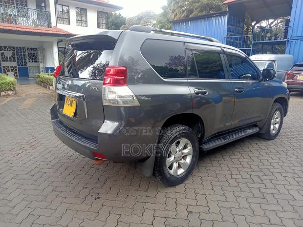 Toyota Land Cruiser Prado 2.7 i 2012 Gray