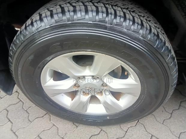 Toyota Land Cruiser Prado 2.7 i 2012 Gray