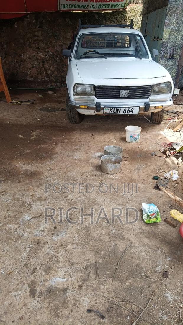 Peugeot 504 1985 Off white