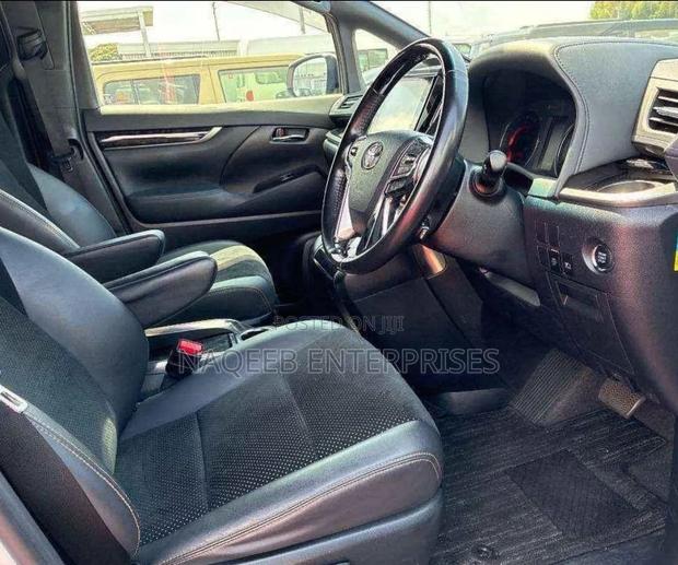 Toyota Alphard 2.5 Petrol FWD 2020 White