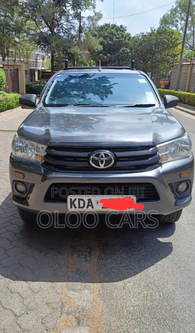 Toyota Hilux 2020 Silver