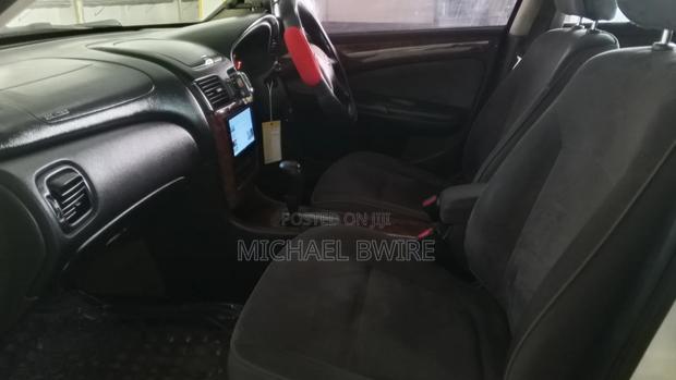 Nissan Bluebird 2004 White
