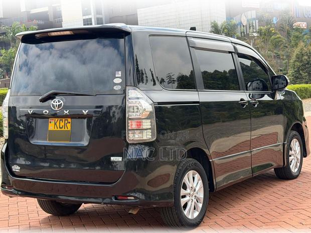 Toyota Voxy 2011 Black