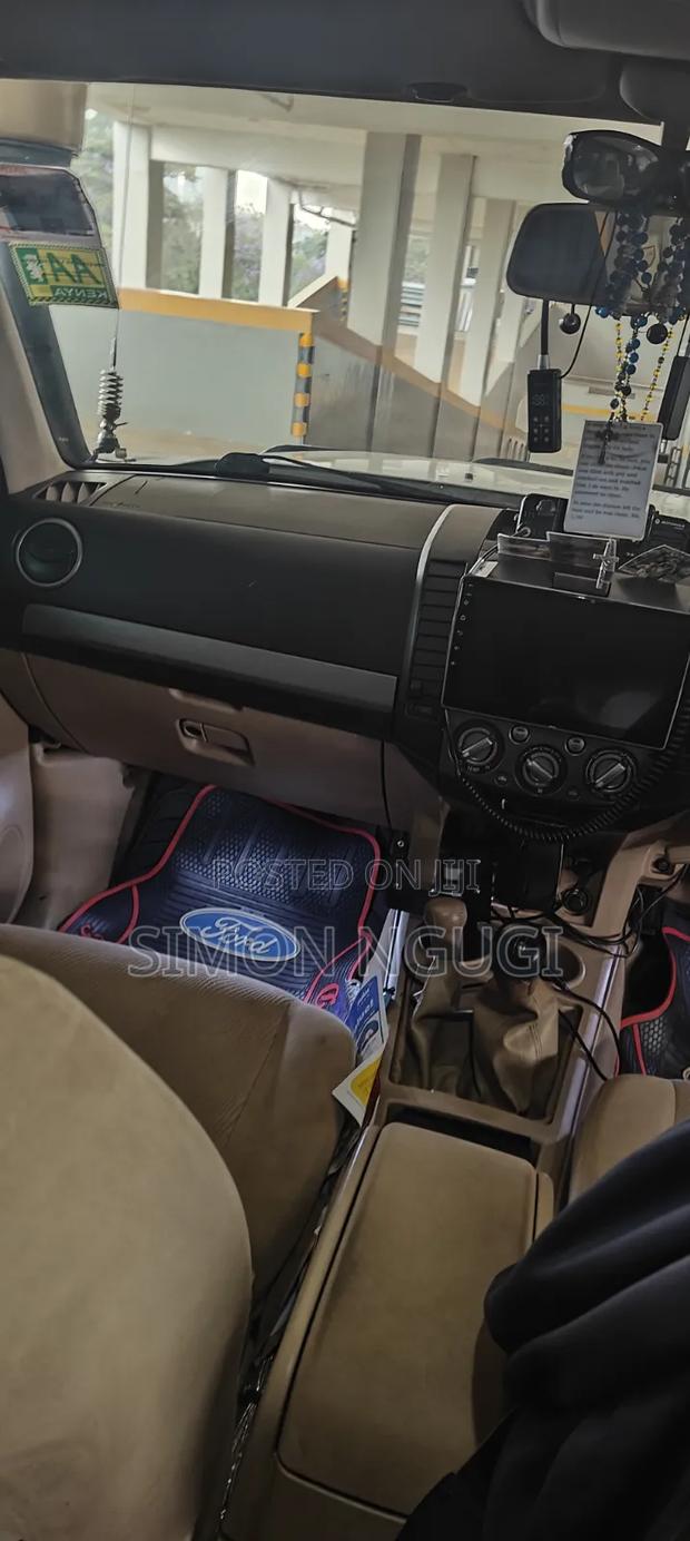 Ford Everest 2012 White