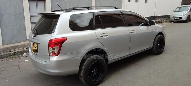 Toyota Corolla Fielder 2010 Silver