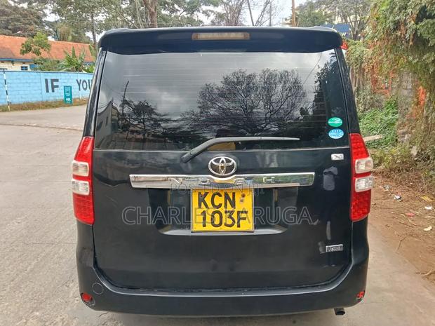 Toyota Noah 2010 Black