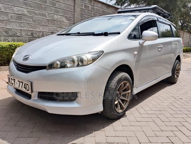 Toyota Wish 2013 Silver