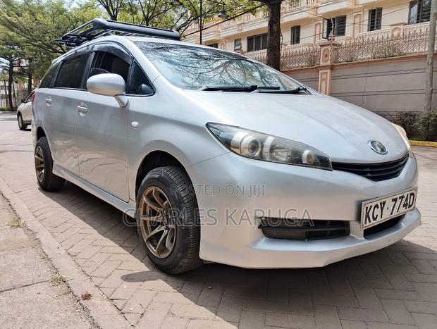 Toyota Wish 2013 Silver