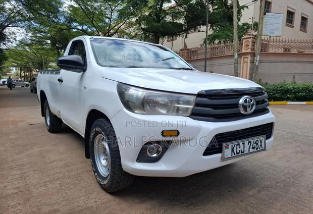Toyota Hilux 2016 White