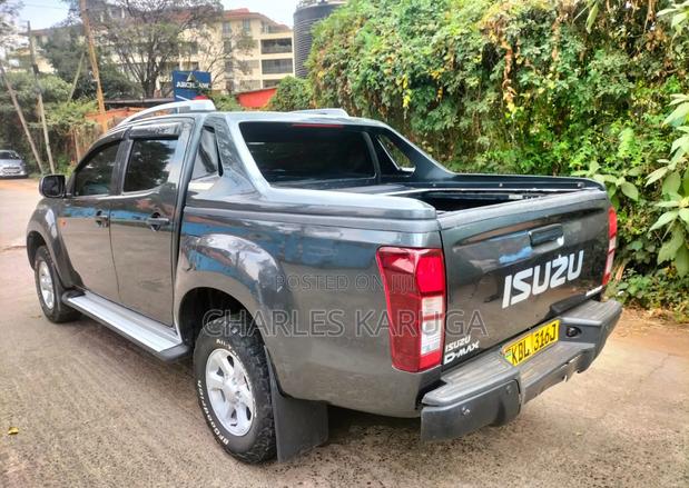 Isuzu D-MAX 2023 Gray