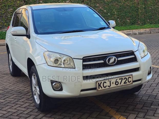 Toyota RAV4 2009 White